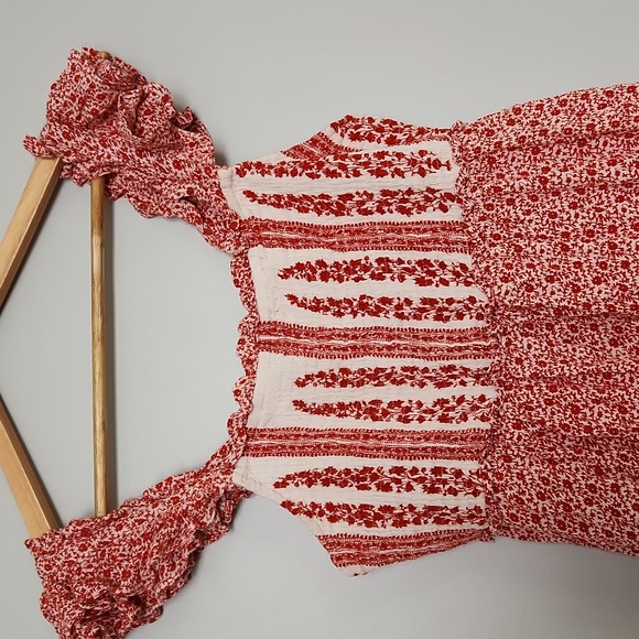 Womans Floral Ruffle Tank Top - Picture 2 of 7